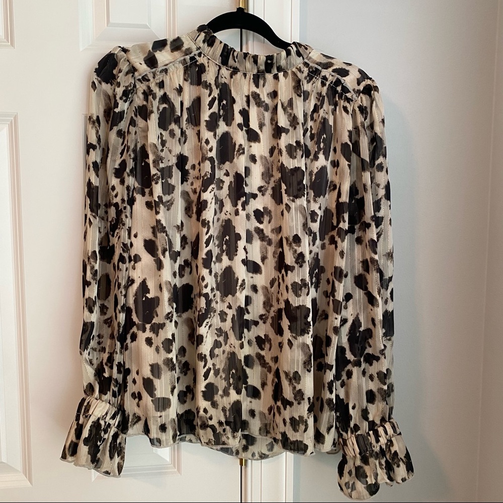 Neutral blouse